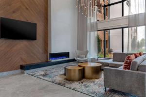 DoubleTree by Hilton Kingston - Newly Renovated