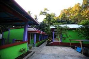 Birdhouse Homestay Tangkoko - Bitung