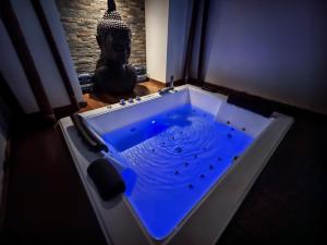 Appartements Suite Zen & jacuzzi - Une parenthese de detente : Appartement - Rez-de-Chaussée