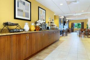 Microtel Inn & Suites by Wyndham Columbus Near Fort Moore