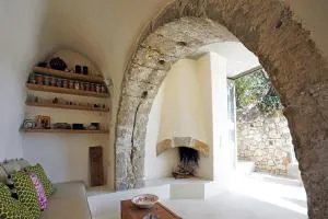 Paleopoli Cave House - Avlemonas