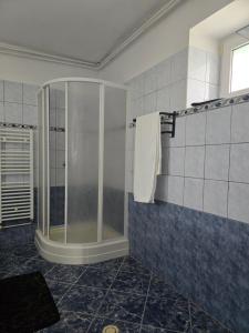 Pod hradem