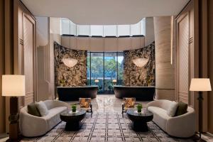 Hilton Shanghai City Center -Steps from iconic landmarks Wukang Mansion and Jing'an Temple
