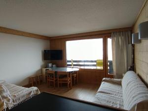 Studio rénové tout confort avec parking proche pistes - FR-1-445-150