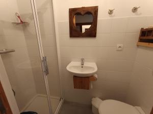 Appartements Appartement confort 8 pers, 2 chambres, terrasse sud, pied des pistes, animaux OK - FR-1-445-174 : photos des chambres