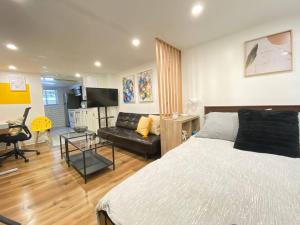 Waterloo Private 1 BR near University