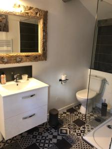 Villas Ales maison de ville tout confort piscine jardin parking 6 personnes : photos des chambres