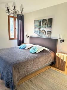 Appartement 70m2, entrée autonome, lit 180x200, terrasse privée, parking gratuit