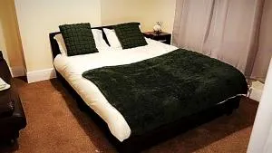 Gravesend Guest Retreat - Cobham