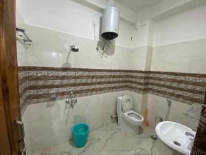 1 BHK 2 Bed Apartment - Private Floor & Terrace