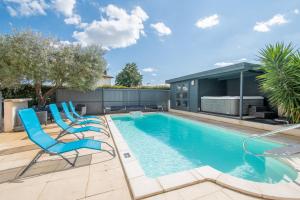 Appartements GuestHouse La Costiere - logements independants - espace piscine jacuzzi : photos des chambres