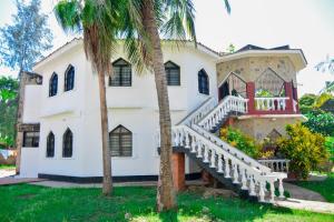 Maskani Holiday Home