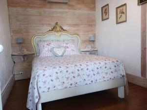 le gîte de Claire maison avec terrasse, calme et confort, lit king size linge fourni
