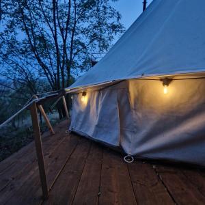 Glamping nad vinicemi - kousek od Brna