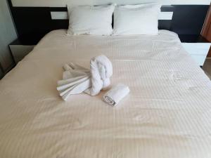 2-Bed - Sleeps 4 - w Parking