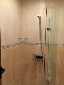 2-Bed - Sleeps 4 - w Parking