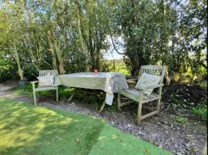 Hide and Sheep Shepherds Hut - Cheddleton
