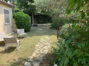 Villas La Bastidone , Tres jolie maison 4 chambres en Provence : photos des chambres