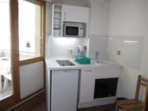 Appartements Studio Centre Brides-les-Bains : Balcon, Wi-Fi, Parking, Proche Telecabine & Thermes - FR-1-512-132 : photos des chambres