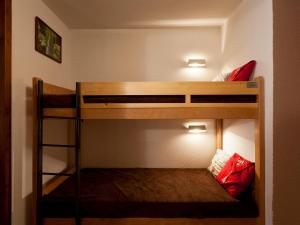 Appartements Charmant studio pour 4 pers. avec balcon, parking et wifi, a deux pas des Thermes et du centre village - FR-1-512-212 : photos des chambres