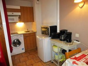 Appartements Charmant studio pour 4 pers. avec balcon, parking et wifi, a deux pas des Thermes et du centre village - FR-1-512-212 : photos des chambres