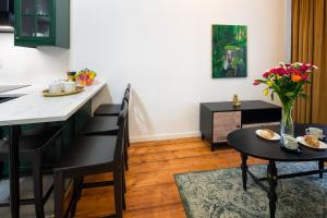 Verde 2-room in the center