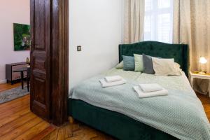 Verde 2-room in the center