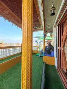 PASADENA Floating Houseboat - Badāmibāgh