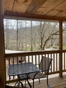 Restful River Cabin, Red River Gorge, KY, River Access & Views