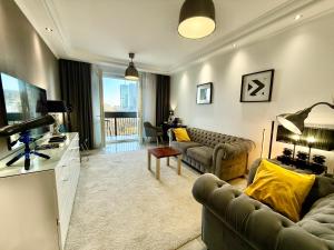 TOP CLASS metro fast WiFi 100 Mbs 70’TV Netflix HBO Max Disney+ AppleTV+