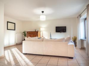 Easy Access Home with Spacious Private Parking & Near Scenic Bike Routes