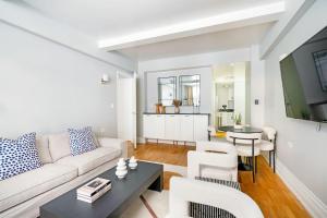 73-208 New 2BR 2BATH UWS Doorman Gym