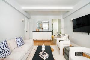 73-208 New 2BR 2BATH UWS Doorman Gym