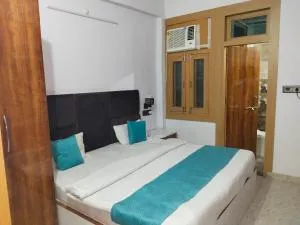 Golden Bar And Hotel - Sandīla