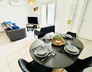 Le Cèdre Enchanté - Maison avec 2 chambres pour 6 personnes climatisée, avec terrasse et BBQ