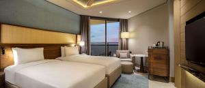 Executive Twin Room with Sea View room in Mersin HiltonSA