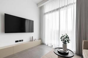 Modern Studio Apartment JVC