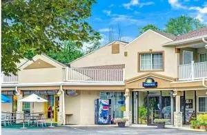 Ridgefield Motor Inn - Brewster