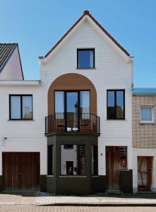 SUNSET, Maison Littoral by BLOSS, stylish family apartment near the beach with terrace