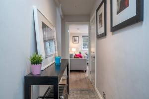 Niru Experience Stunning Duplex Apt