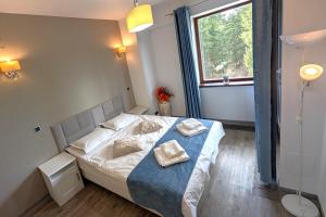 Travel Concept - Silver Mountain