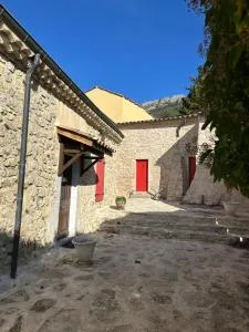 Chambres privées - Maison Piot - Pennes-Le-Sec - Havre de Paix au Cœur de la Drôme Provençale - Espenel