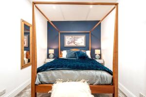 Niru Experience Pearl of Ifield Road 5BD 3BA