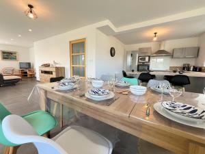 Maisons de vacances Maison renovee 4 chambres, spacieuse pour 8 personnes : photos des chambres