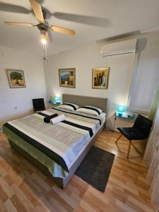 Apartment Symphony with balcony