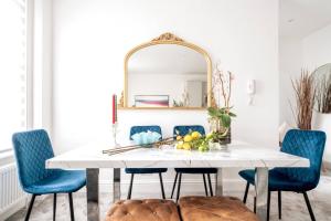 Earls Court and Chelsea 4BR Duplex Apartment Walk to Tube