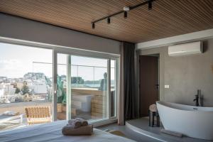 ROP Penthouse & ROF Apartment by Homega, Terrace, Private Pool & Valletta Views