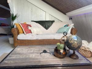 Appartements La Cle des Champs - Studio PiscineSPA-Sauna au jardin tropical idyllique et bucolique : photos des chambres