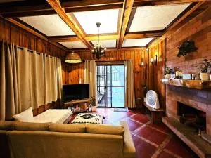 Room in Guest room - Guest Room 2A Transient Baguio Wifi Parking - Camp Seven