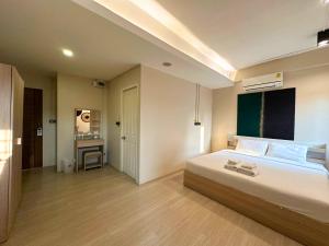 Rema residence China town Main Road